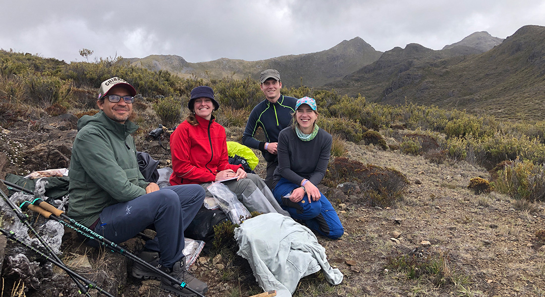 The moss-cyano team above the clouds in Costa Rica